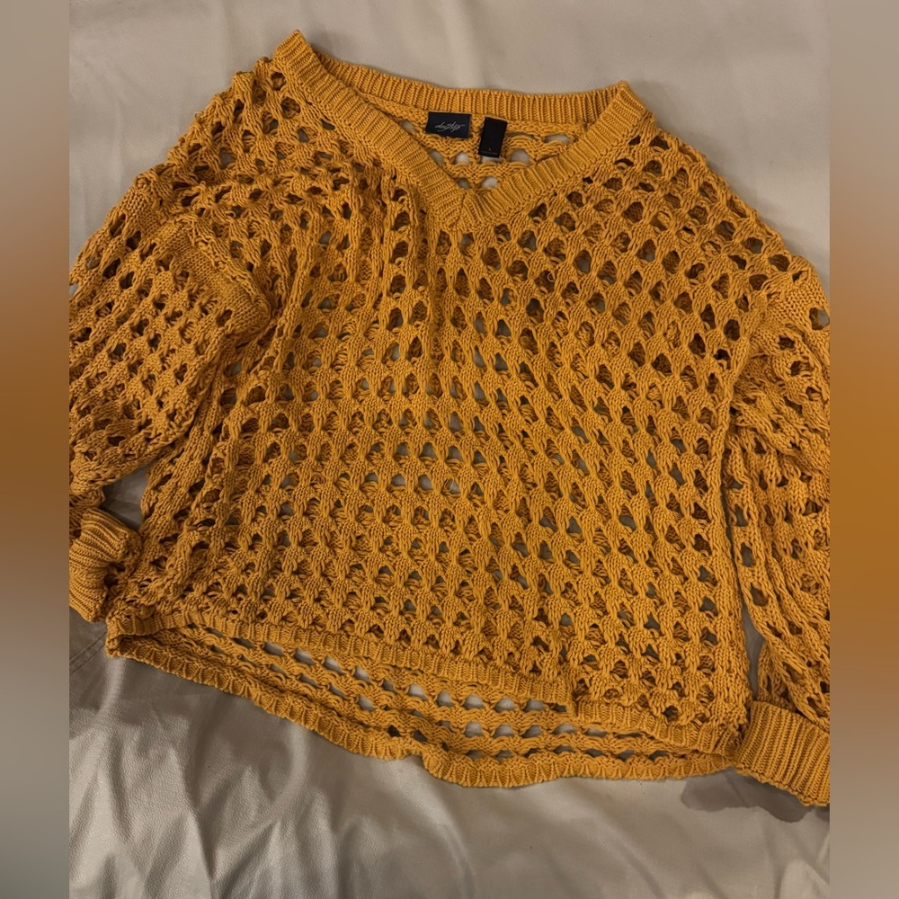 Daytrip Mustard V-Neck Sweater